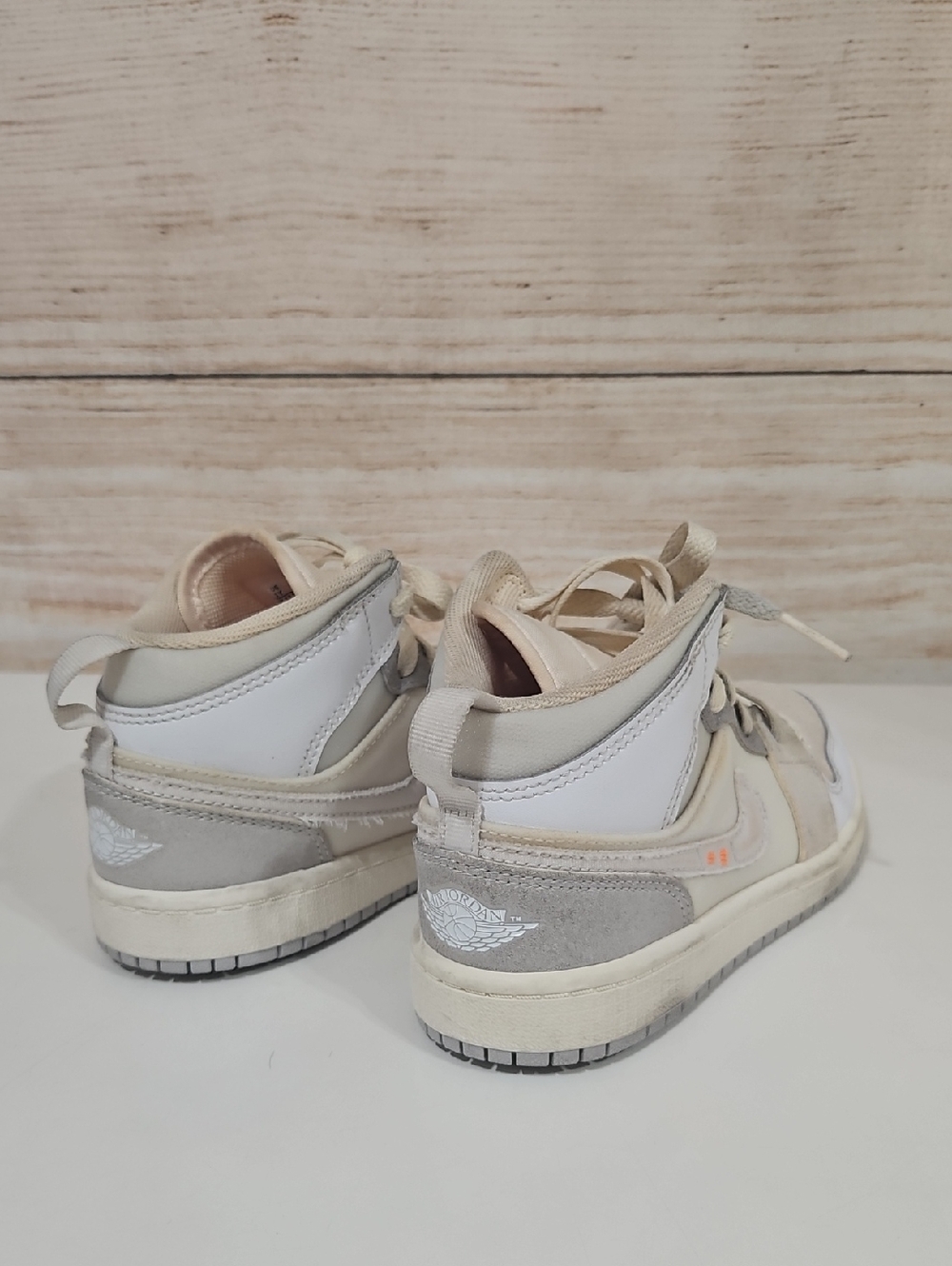 Air Jordan 1 Mid SE Craft Inside Out Kids Beige Gray Low-Top Sneakers 1 Youth - Picture 3 of 10